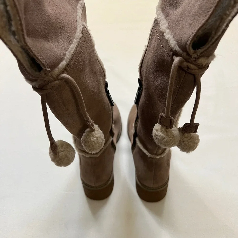 Timberland Taupe Suede‎ Shearling Pom Pom Nordic Boho Cozy Tall Boots Size 7.5